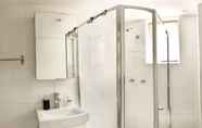 Toilet Kamar 6 MyHoYoHo Design Studio Apartment