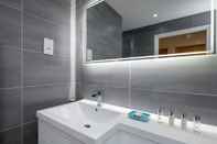 In-room Bathroom Bluestone Apartments - Harvard