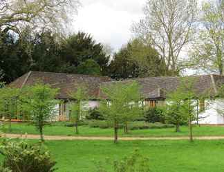 Exterior 2 The Lodge at Hemingford Grey House