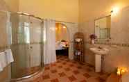 Toilet Kamar 6 Isle Of Thalpe