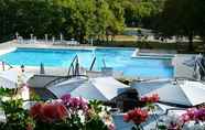 Swimming Pool 2 Chateau de Lacomte