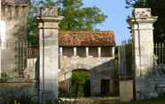 Bangunan 3 Château de La Combe