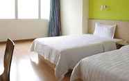 Kamar Tidur 6 7 Days Inn