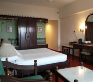 Bedroom 2 Hotel Hilltop Palace