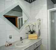 In-room Bathroom 5 Hotel Borgo Marina