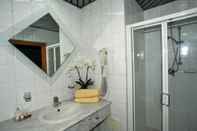 In-room Bathroom Hotel Borgo Marina