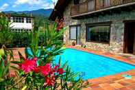 Kolam Renang Chalet Rec dels Noguers