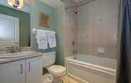 In-room Bathroom 3 Yorkville Fantasy Yonge & Bloor 2BR 2BT