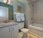 In-room Bathroom 3 Yorkville Fantasy Yonge & Bloor 2BR 2BT