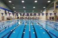 Swimming Pool Home2 Suites by Hilton Rochester Mayo Clinic Area