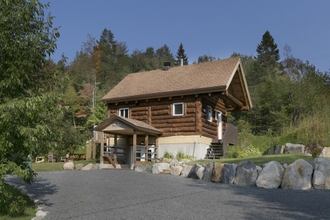 Exterior 4 Locations du Sommet - Le Log Home