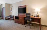 ห้องนอน 7 Comfort Suites Denver International Airport