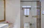 In-room Bathroom 4 Vienna International Caopu Jindaotian