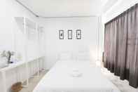 Bedroom Flat White Cafe x Poshtel