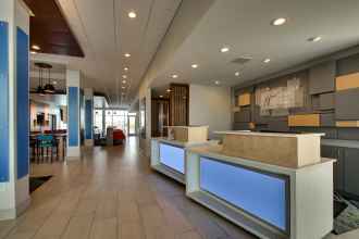 Lobby 4 Holiday Inn Express & Suites Findlay North, an IHG Hotel