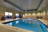 Swimming Pool Holiday Inn Express & Suites Findlay North, an IHG Hotel