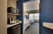 Bedroom 6 Holiday Inn Express & Suites Findlay North, an IHG Hotel