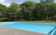 Swimming Pool 3 Domaine Georges V