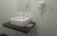 Phòng tắm bên trong 7 MStay Resort