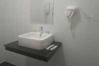 Phòng tắm bên trong MStay Resort
