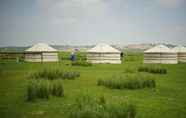 Ruang Umum 3 Xanadu yurts