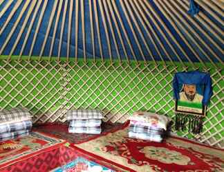 Bedroom 2 Xanadu yurts