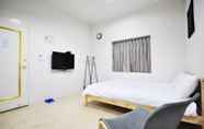 Kamar Tidur 2 Travelers Little House 2