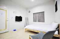 Kamar Tidur Travelers Little House 2