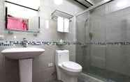 Toilet Kamar 2 Momo B&B