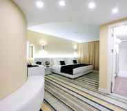 Kamar Tidur 6 Grand Nora Hotel