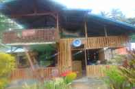 Exterior Del Mar Home Stay and Cafe