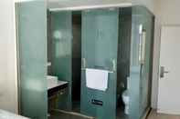 In-room Bathroom Top Inn Hailuogou