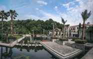 Swimming Pool 4 Hangzhou Rose Garden Resort & Spa