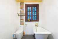 Toilet Kamar Cozy Apartment Best Location 202