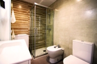 In-room Bathroom City Sea Views Apartment Alicante