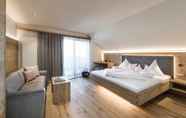 Bedroom 5 Hotel Gasserhof Tradition & Lifestyle