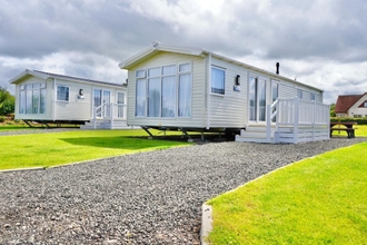 Exterior 4 Linwater Holiday Park