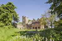Exterior Abbots Oak Manor