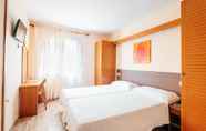 Bedroom 6 Hotel Silvia