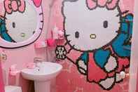 In-room Bathroom Pink BnB - Hostel