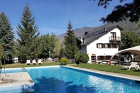 Swimming Pool Aigüestortes Camping Resort