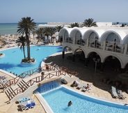 Kolam Renang 7 Dar Jerba Zahra