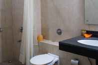 In-room Bathroom 4BHK by Tripvillas Holiday Homes