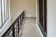 Lobby 4BHK by Tripvillas Holiday Homes