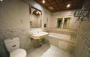 Toilet Kamar 2 I live Hotel