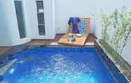 Swimming Pool 7 Stay Shark Villas