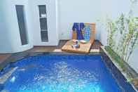 Swimming Pool Stay Shark Villas