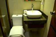 Toilet Kamar Mystique Lane Drive In Hotel