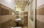 In-room Bathroom 3 B&B Donnantonietta Nobile Dimora