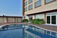 Swimming Pool Fairfield by Marriott Sriperumbudur